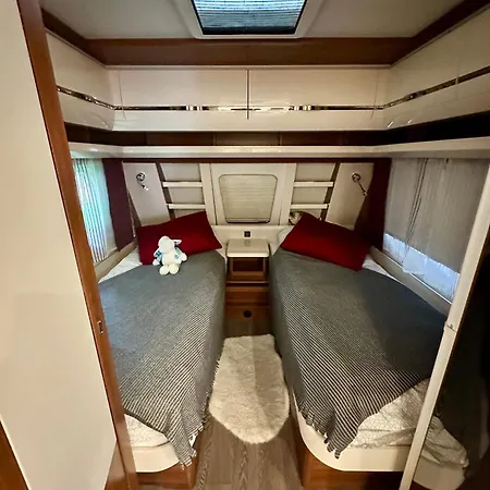 营地 Mereaeaerne Caravan Vormsi Saarel *